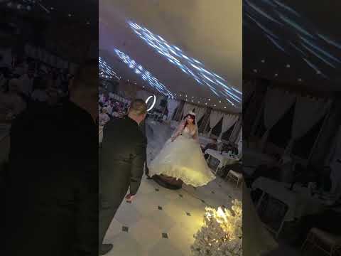 موديل جديد عريس واقف عم يرقص 🤣🤦🏼‍♀️