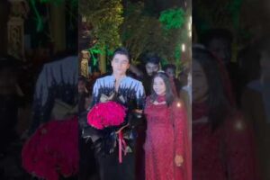 രണ്ടുപെരെയും കാണാൻ ആരെപോലെയുണ്ട്❤️💍👇comment #wedding#shorts#bride#kiss#viral#vibes#trending